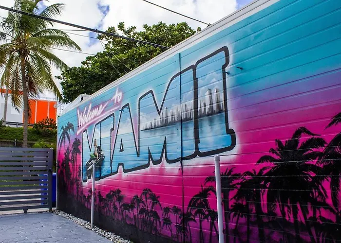 Unique Miami Art Escape W/ Hottub, Arcade & Murals