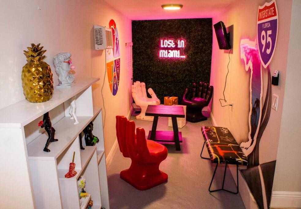 Unique Art Escape W/ Hottub, Arcade & Murals Hébergement de vacances Miami