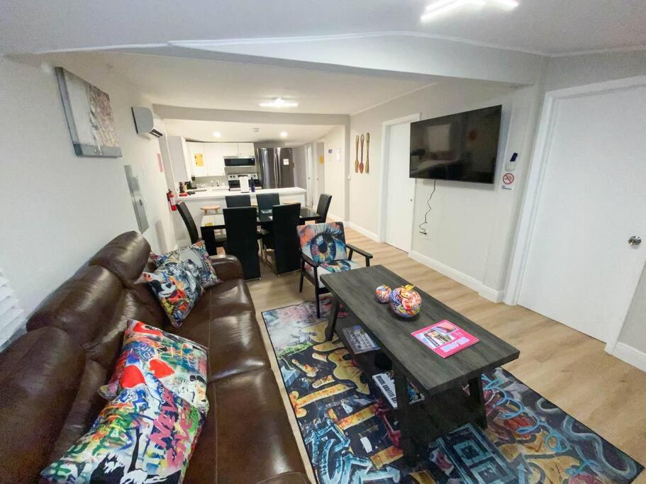 Unique Art Escape W/ Hottub, Arcade & Murals Hébergement de vacances Miami